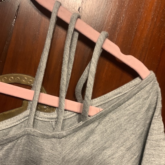 Women’s Gray Cut Out Top -  Small - Picture 2 of 3